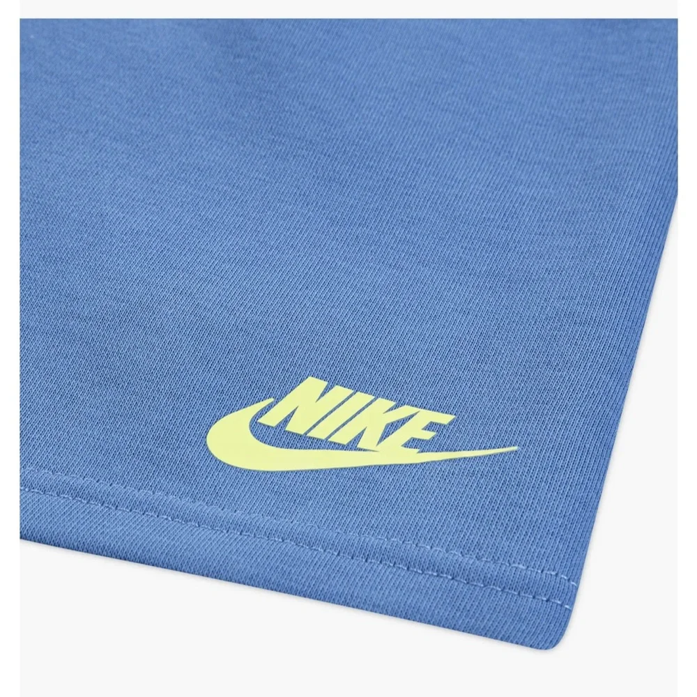 Nike Graphic T-Shirt & French Terry Shorts Set - Picture 4 of 4